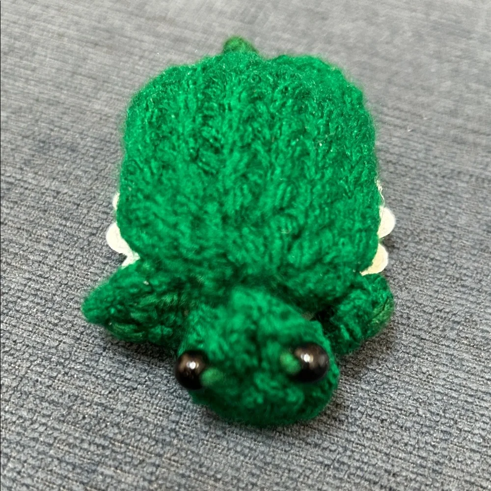 Handmade Green Knitted turtle - Picture 1 of 2
